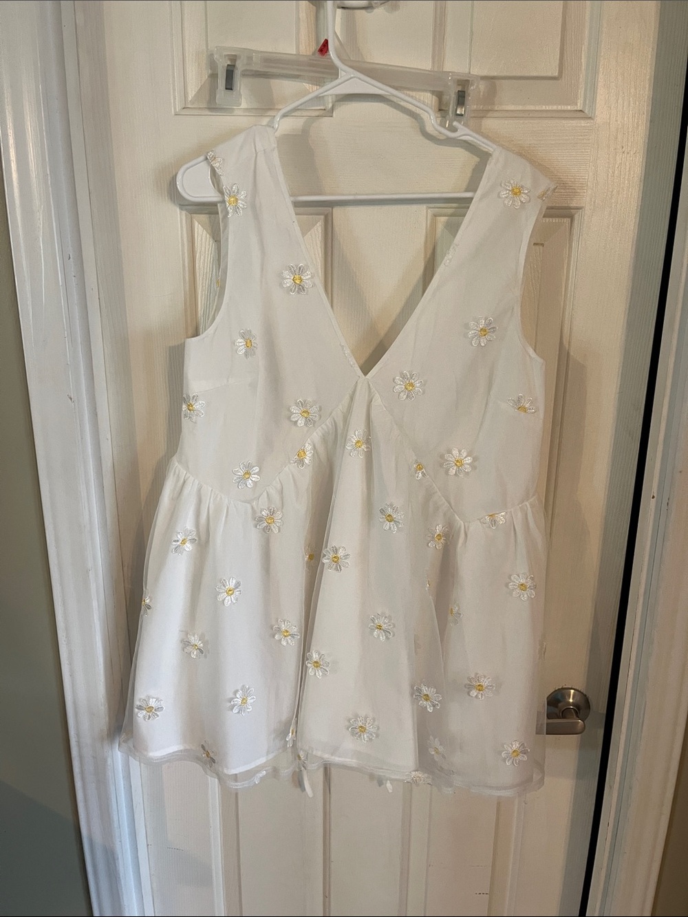 White Daisy Embroidered mini dress  size L